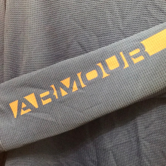 Under armour hoodie - Picture 3 of 5